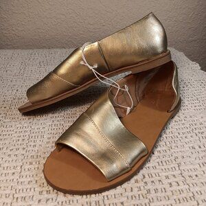 Universal Thread women's 'Lissa' d'Orsay gold tone flats sandals sz 6.5
